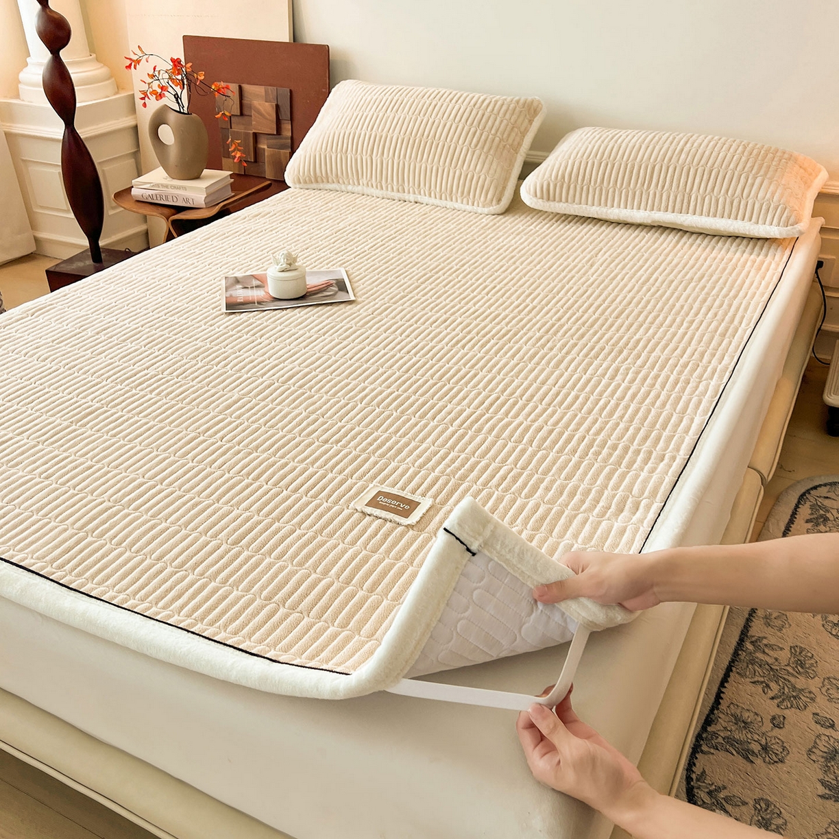 91家纺网 家纺一手货源 找家纺 喜居 2025新款A类高克重宝宝绒夹棉床褥垫-绮梦系列 绮梦-咖-宝宝绒床褥垫