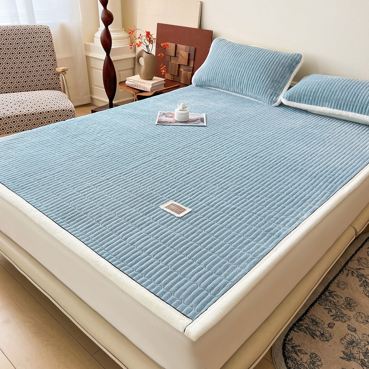 91家纺网 家纺一手货源 找家纺 喜居 2025新款A类高克重宝宝绒夹棉床褥垫-绮梦系列 绮梦-蓝-宝宝绒床褥垫