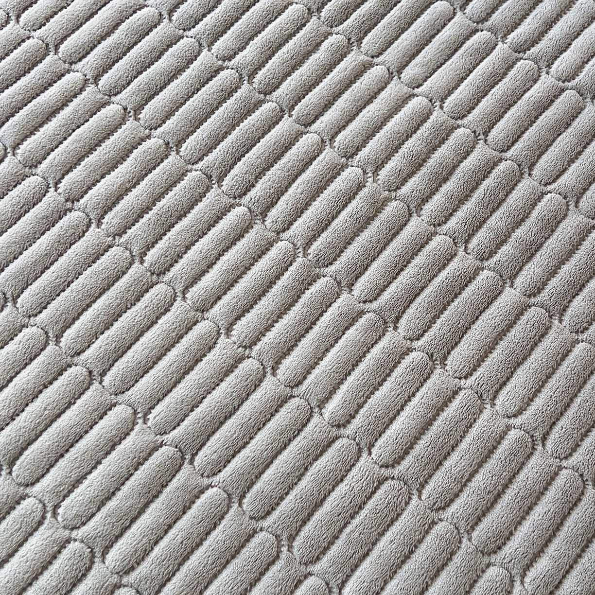 91家纺网 家纺一手货源 找家纺 喜居 2025新款A类高克重宝宝绒夹棉床褥垫-绮梦系列 绮梦-灰-宝宝绒床褥垫