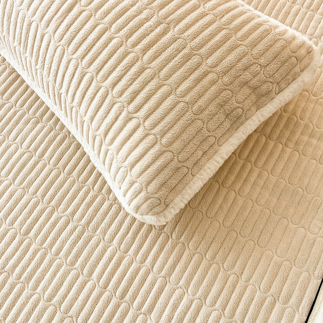 91家纺网 家纺一手货源 找家纺 喜居 2025新款A类高克重宝宝绒夹棉床褥垫-绮梦系列 绮梦-咖-宝宝绒床褥垫