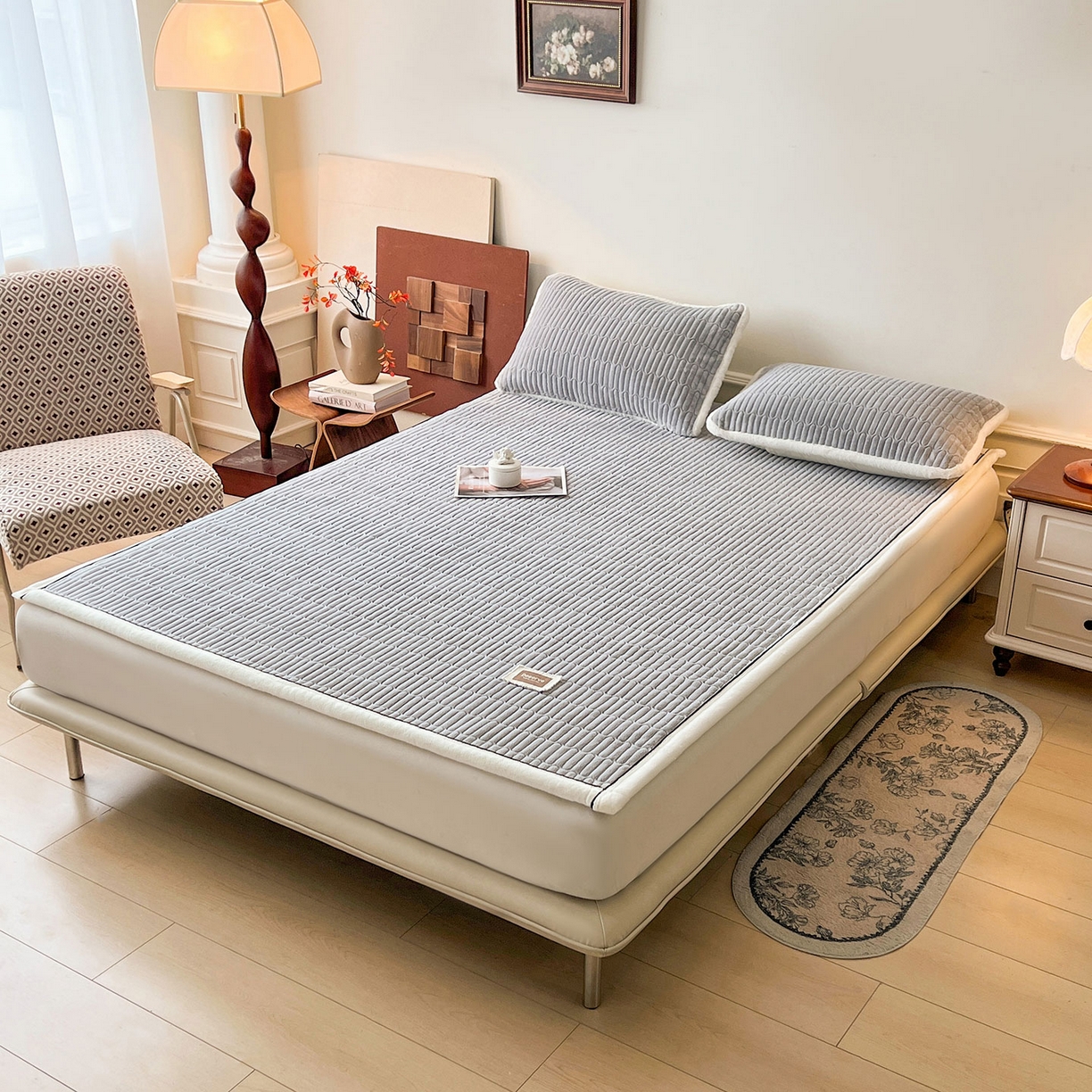 91家纺网 家纺一手货源 找家纺 喜居 2025新款A类高克重宝宝绒夹棉床褥垫-绮梦系列 绮梦-灰-宝宝绒床褥垫