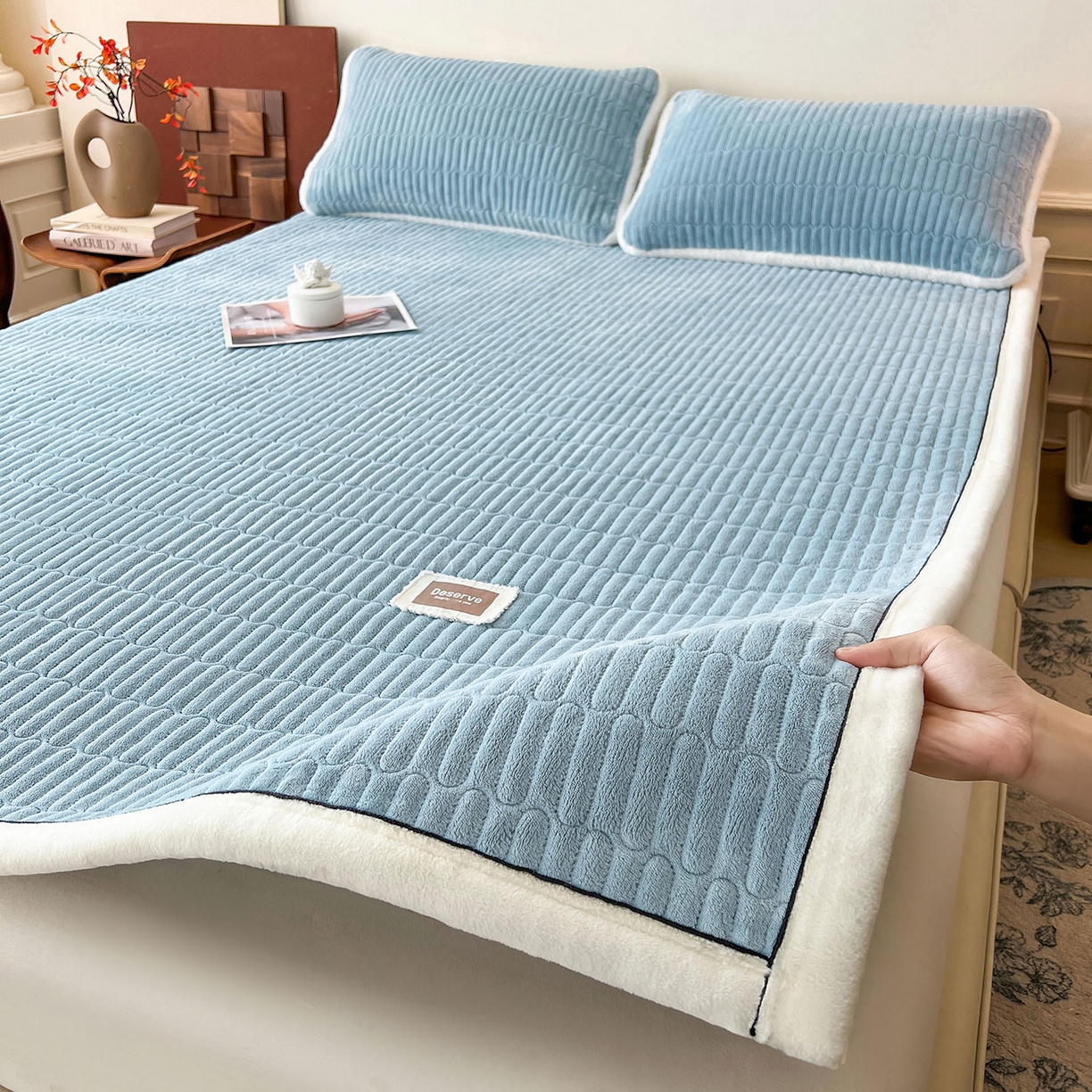 91家纺网 家纺一手货源 找家纺 喜居 2025新款A类高克重宝宝绒夹棉床褥垫-绮梦系列 绮梦-蓝-宝宝绒床褥垫