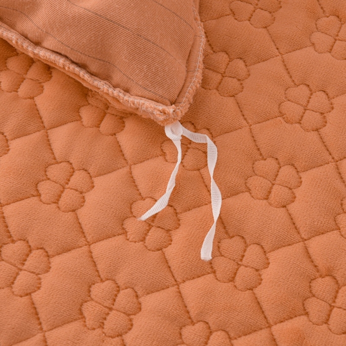 91家纺网 家纺一手货源 找家纺 优家居 2025新款240克高克重牛奶绒韩版牛奶绒夹棉床盖三件套床裙三件套直播爆款 栀子花-橙色