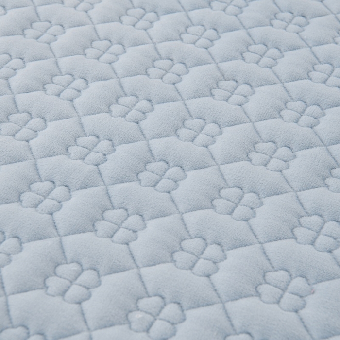 91家纺网 家纺一手货源 找家纺 优家居 2025新款240克高克重牛奶绒韩版牛奶绒夹棉床盖三件套床裙三件套直播爆款 栀子花-浅蓝