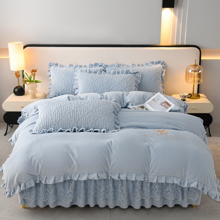 91家纺网 家纺一手货源 找家纺 （总）优家居 2025新品240克高克重牛奶绒韩版牛奶绒夹棉床裙四件套床裙三件套直播爆款