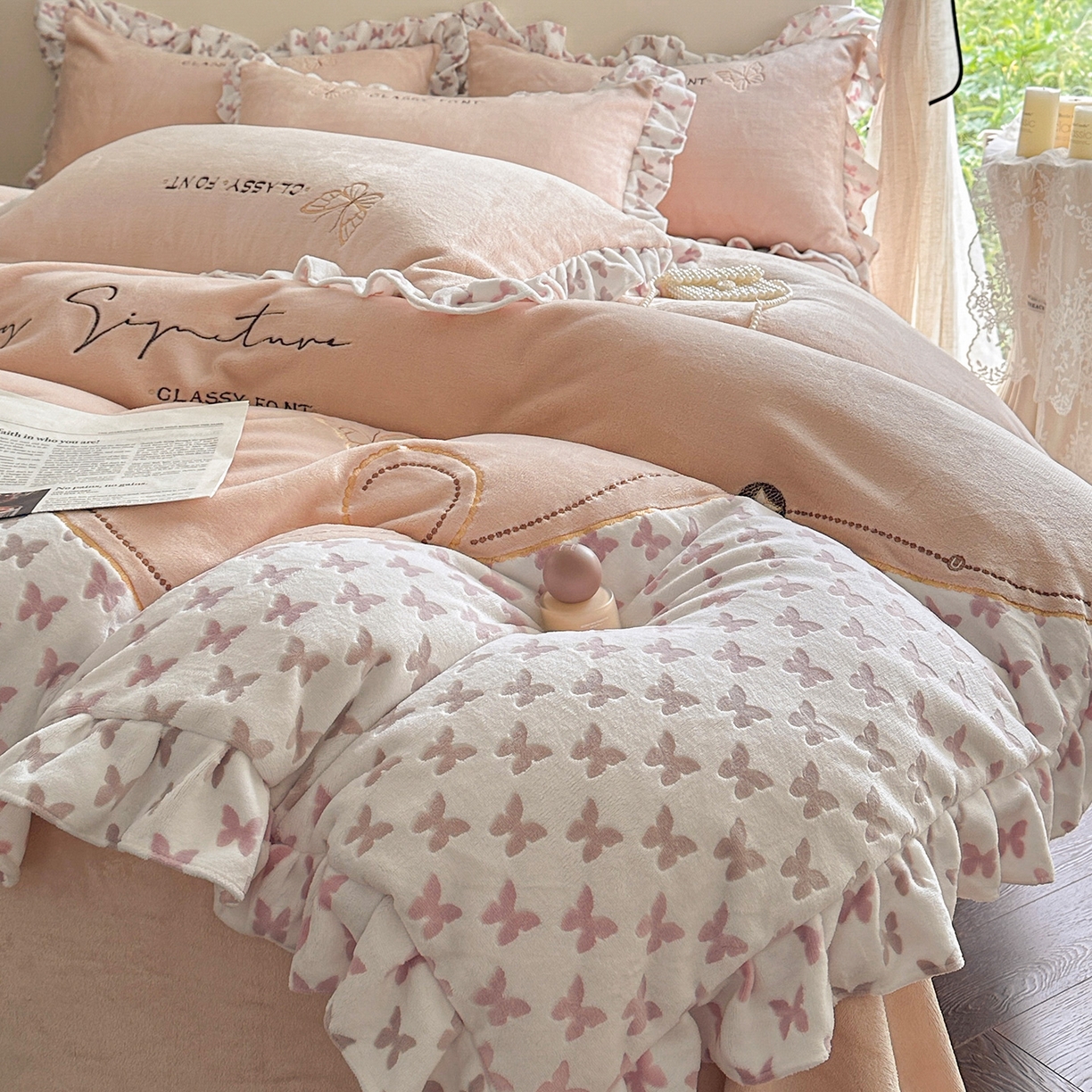 91家纺网 家纺一手货源 找家纺 （总）蓝邻家纺 2025新款牛奶绒大版刺绣四件套-法式田园风系列