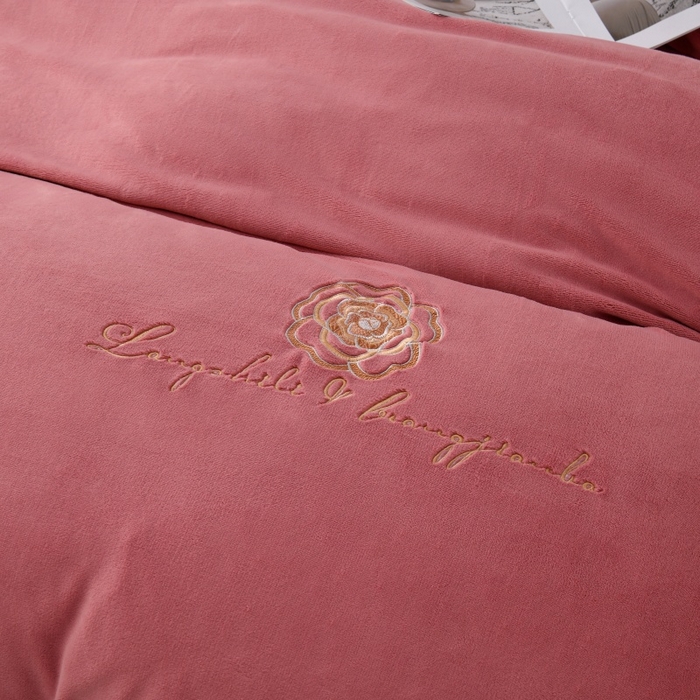 91家纺网 家纺一手货源 找家纺 （总）优家居 2025新品240克高克重牛奶绒韩版牛奶绒夹棉床裙四件套床裙三件套直播爆款