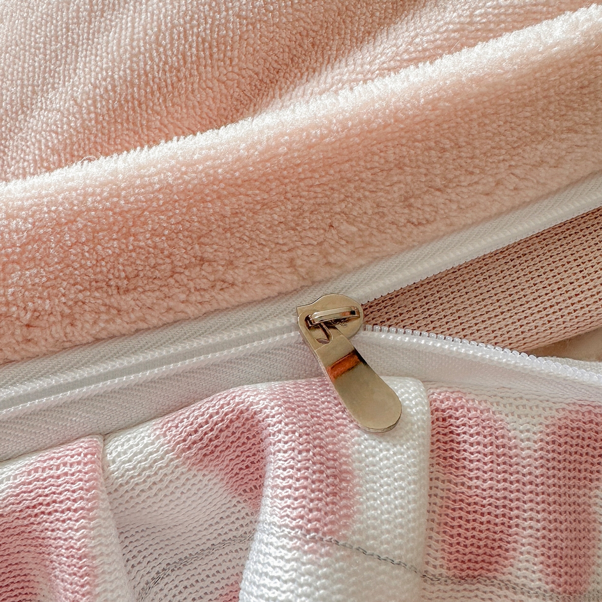 91家纺网 家纺一手货源 找家纺 （总）蓝邻家纺 2025新款牛奶绒大版刺绣四件套-法式田园风系列