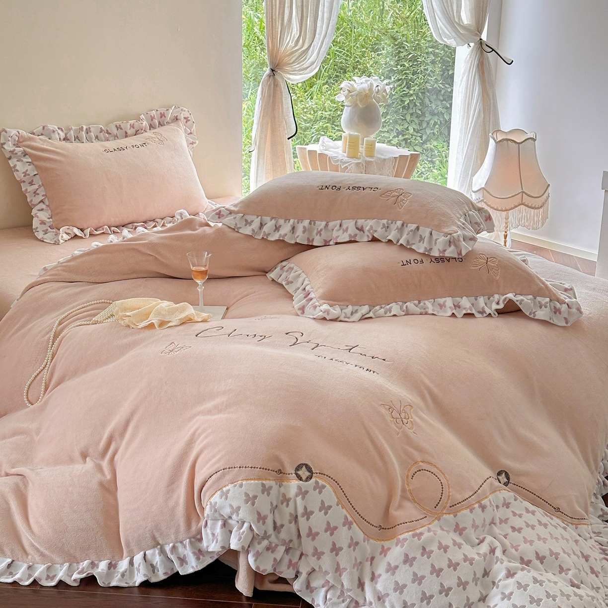 91家纺网 家纺一手货源 找家纺 （总）蓝邻家纺 2025新款牛奶绒大版刺绣四件套-法式田园风系列