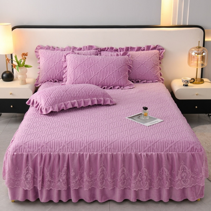 91家纺网 家纺一手货源 找家纺 优家居 2025新品240克高克重牛奶绒韩版牛奶绒夹棉床裙四件套床裙三件套直播爆款 东方韵-紫色