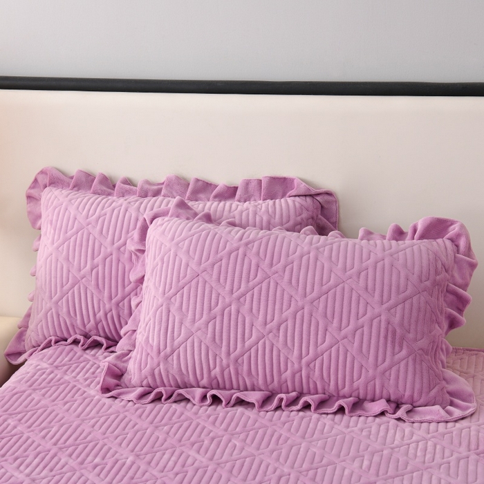 91家纺网 家纺一手货源 找家纺 优家居 2025新品240克高克重牛奶绒韩版牛奶绒夹棉床裙四件套床裙三件套直播爆款 东方韵-紫色