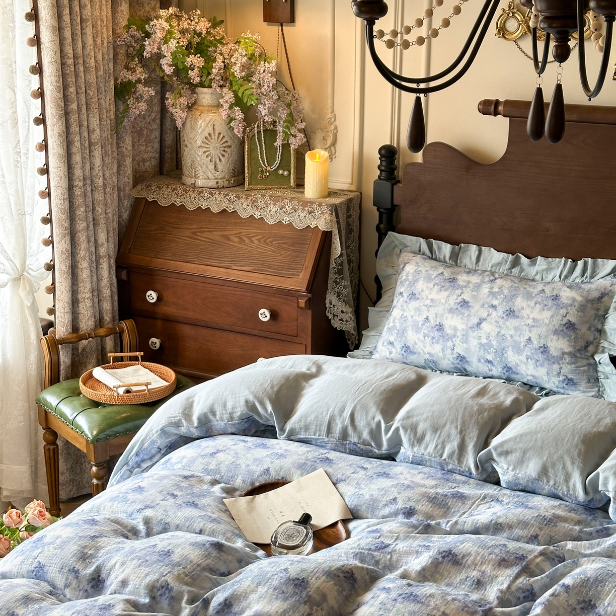 91家纺网 家纺一手货源 找家纺 （总）多乐娜 2025新款法式纯棉双层纱皱皱纱花边款新疆长绒棉双层纱绉纱数码印花四件套-暮雨烟场景二【（会员-20）控价298/318起（券后！！）务必控价谢谢配合】