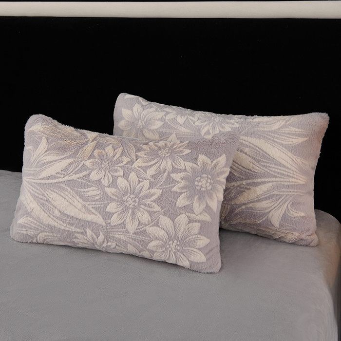 91家纺网 家纺一手货源 找家纺 （总）德比尔斯 2025新款兔毛绒兔兔绒雕花牛奶绒四件套