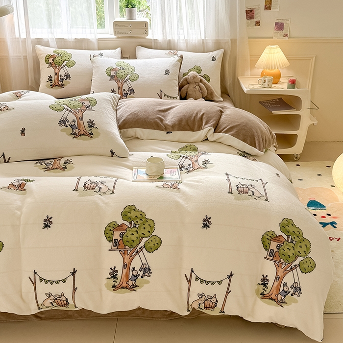 91家纺网 家纺一手货源 找家纺 卡罗兰 2025新款200克牛奶绒小清新印花四件套 花园兔