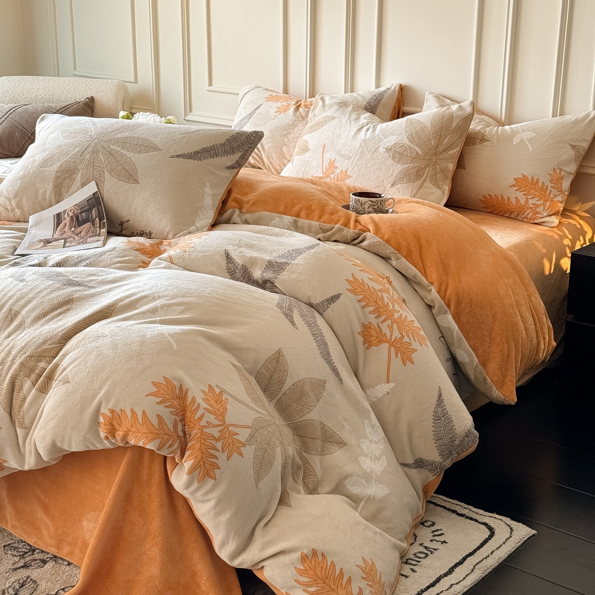 91家纺网 家纺一手货源 找家纺 卡罗兰 2025新款200克牛奶绒小清新印花四件套 知秋