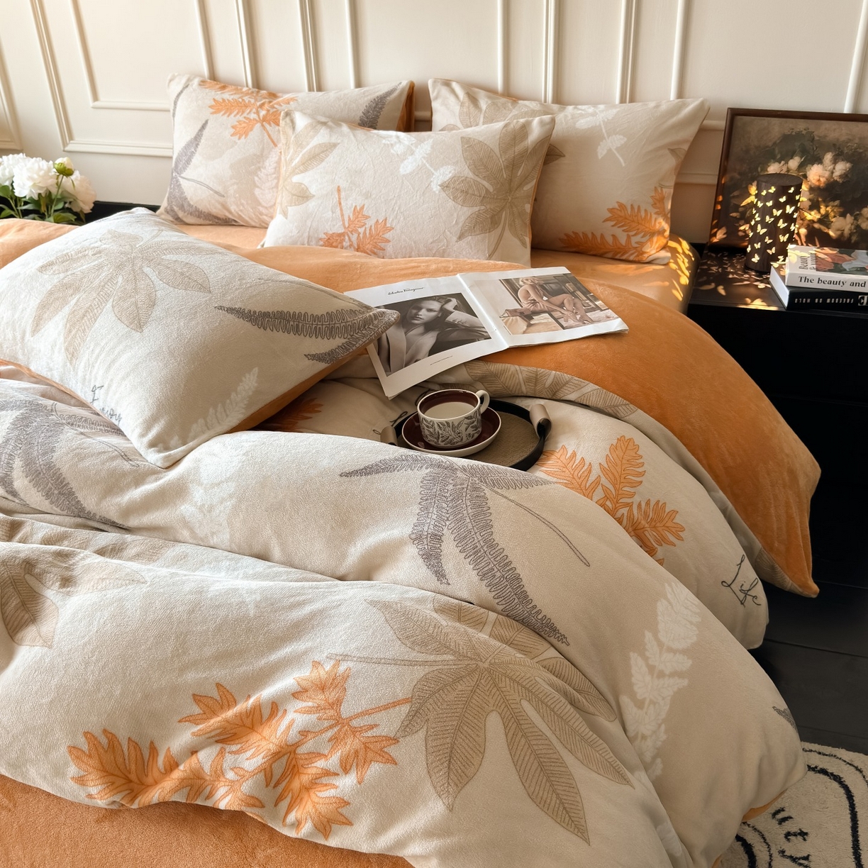 91家纺网 家纺一手货源 找家纺 卡罗兰 2025新款200克牛奶绒小清新印花四件套 知秋