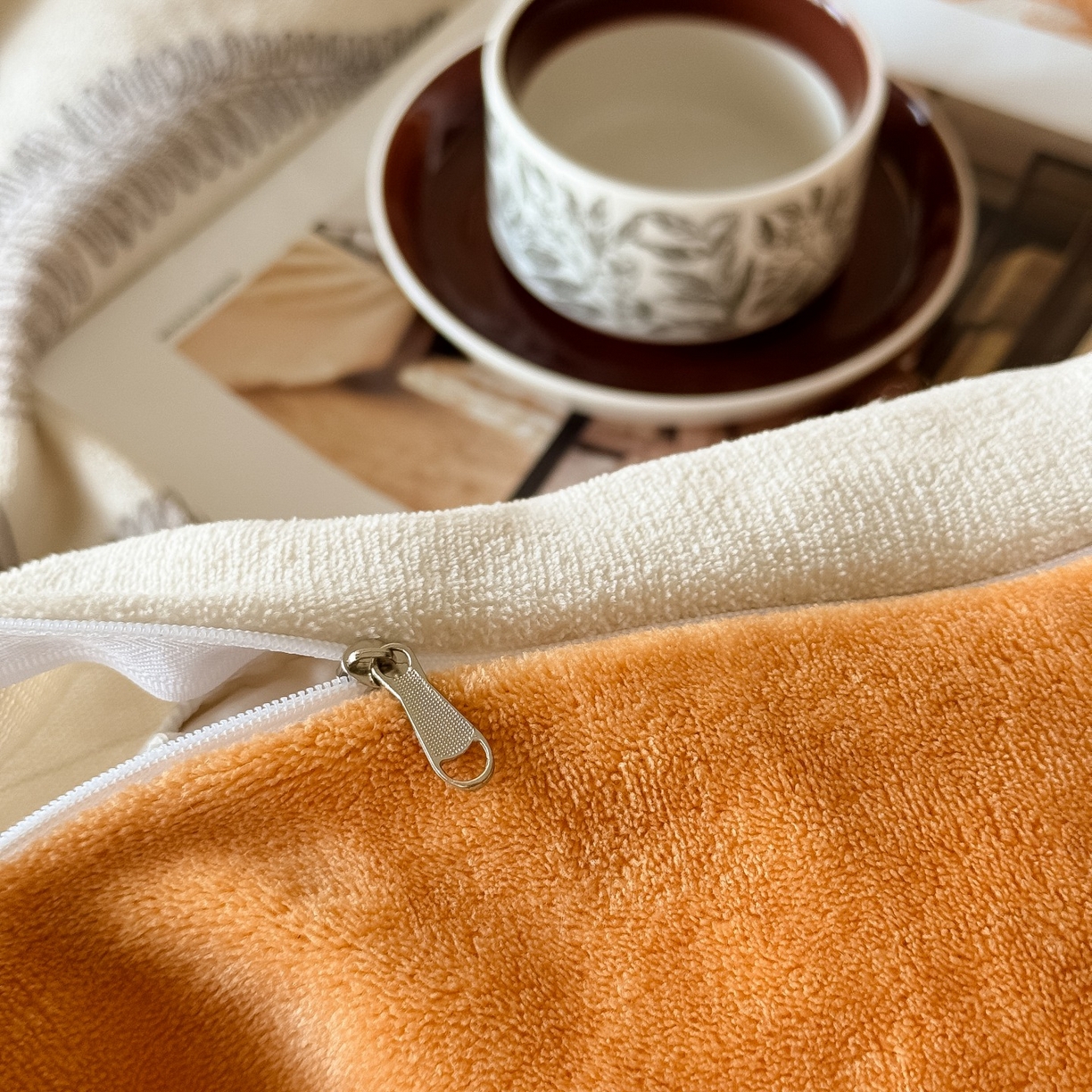 91家纺网 家纺一手货源 找家纺 卡罗兰 2025新款200克牛奶绒小清新印花四件套 知秋