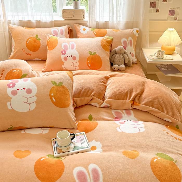 91家纺网 家纺一手货源 找家纺 卡罗兰 2025新款200克牛奶绒小清新印花四件套 喜柿