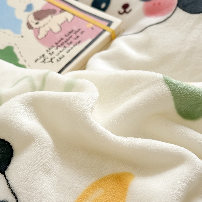 91家纺网 家纺一手货源 找家纺 卡罗兰 2025新款200克牛奶绒小清新印花四件套 小熊猫