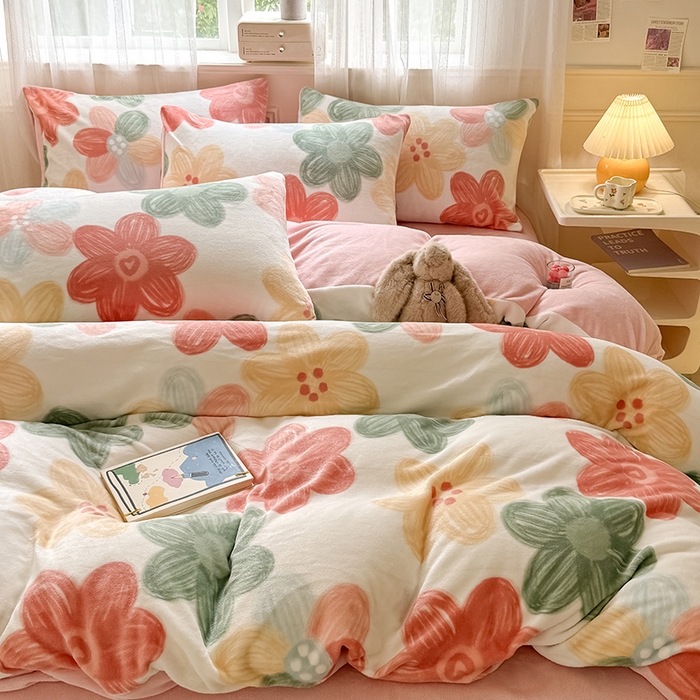 91家纺网 家纺一手货源 找家纺 卡罗兰 2025新款200克牛奶绒小清新印花四件套 太阳花