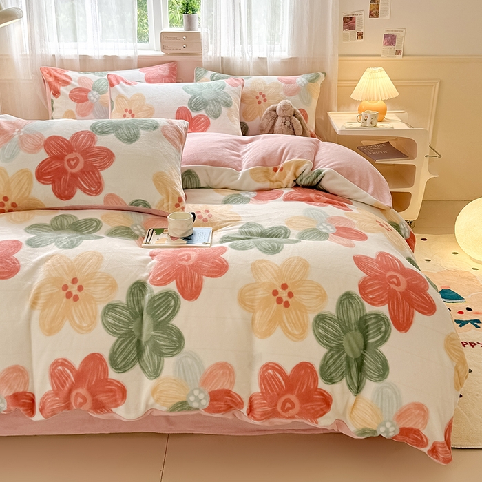 91家纺网 家纺一手货源 找家纺 卡罗兰 2025新款200克牛奶绒小清新印花四件套 太阳花