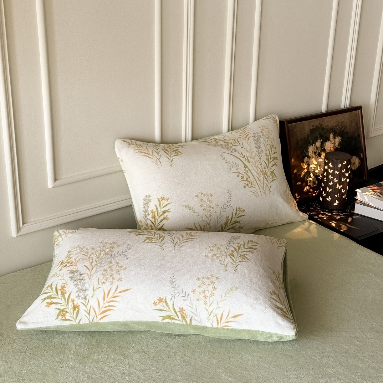 91家纺网 家纺一手货源 找家纺 卡罗兰 2025新款200克牛奶绒小清新印花四件套 仙草