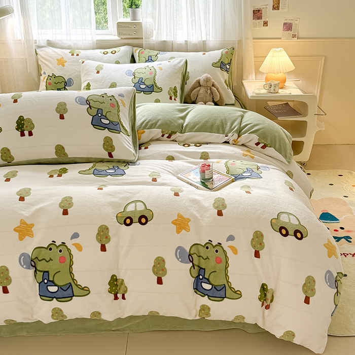 91家纺网 家纺一手货源 找家纺 卡罗兰 2025新款200克牛奶绒小清新印花四件套 小恐龙