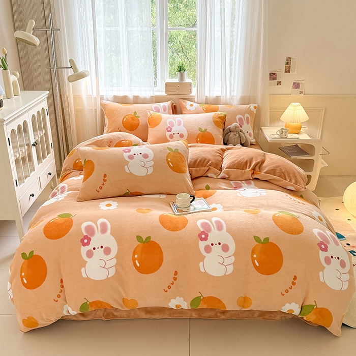 91家纺网 家纺一手货源 找家纺 卡罗兰 2025新款200克牛奶绒小清新印花四件套 喜柿