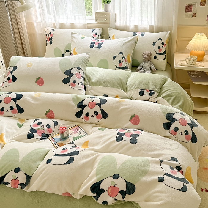 91家纺网 家纺一手货源 找家纺 卡罗兰 2025新款200克牛奶绒小清新印花四件套 小熊猫