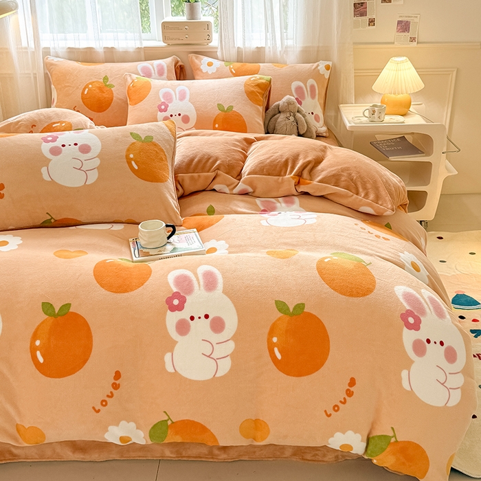 91家纺网 家纺一手货源 找家纺 卡罗兰 2025新款200克牛奶绒小清新印花四件套 喜柿