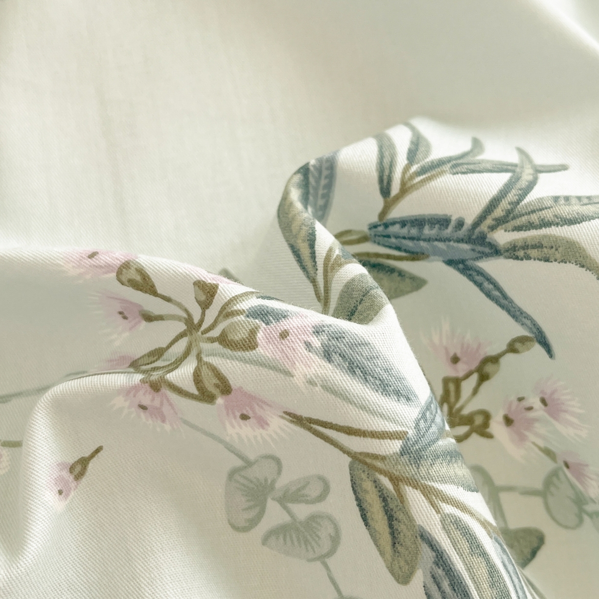 91家纺网 家纺一手货源 找家纺 柠馨 2025新款全棉印花四件套安凡妮系列 雾恋