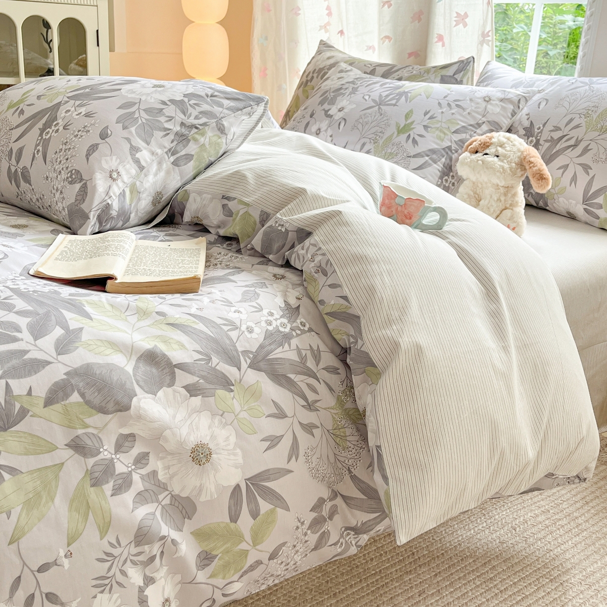 91家纺网 家纺一手货源 找家纺 柠馨 2025新款全棉印花四件套安凡妮系列 白晴