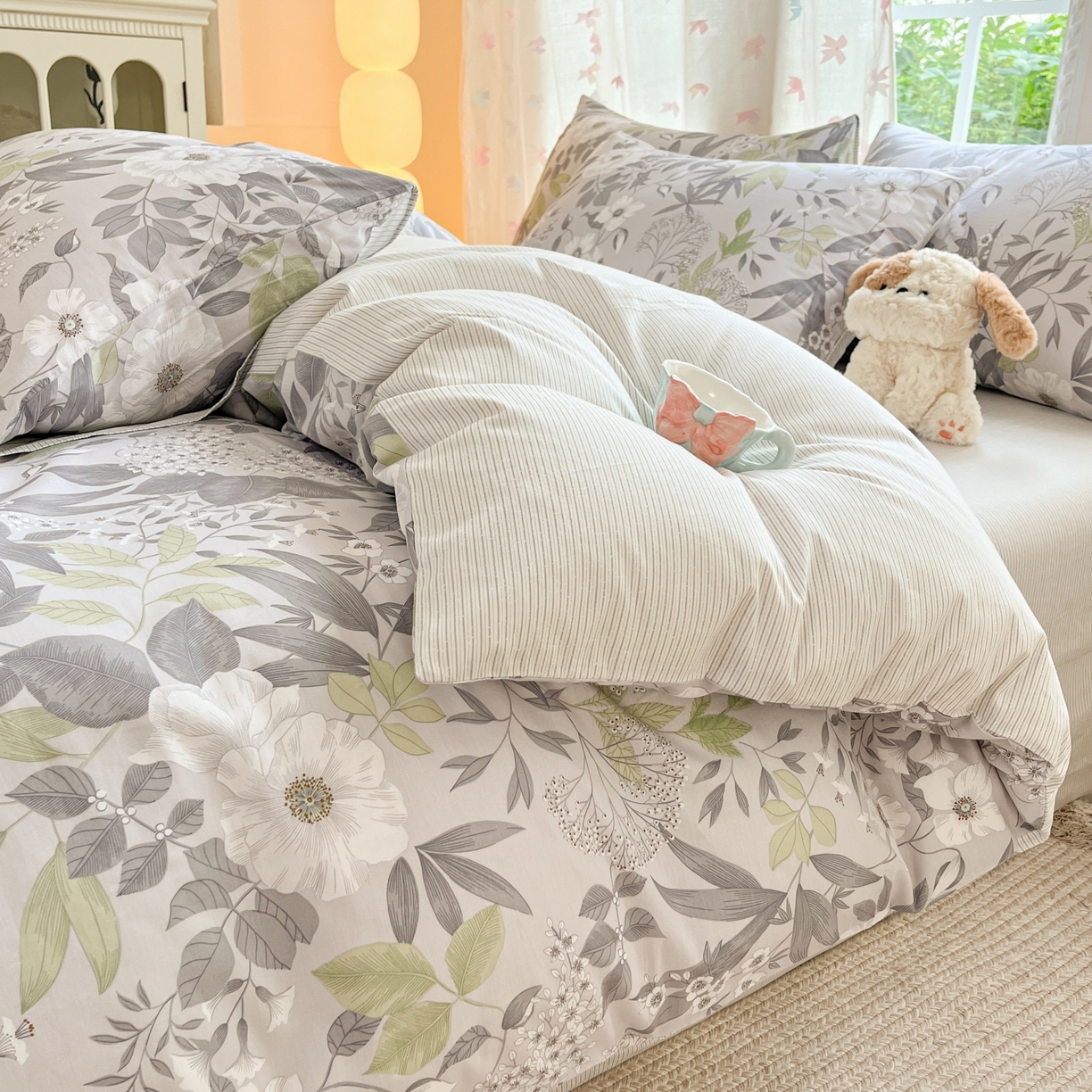 91家纺网 家纺一手货源 找家纺 柠馨 2025新款全棉印花四件套安凡妮系列 白晴