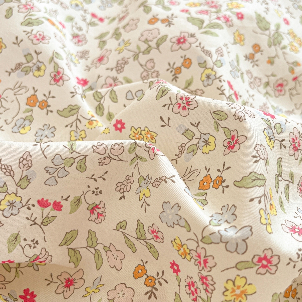 91家纺网 家纺一手货源 找家纺 柠馨 2025新款全棉印花四件套安凡妮系列 抱仙兔