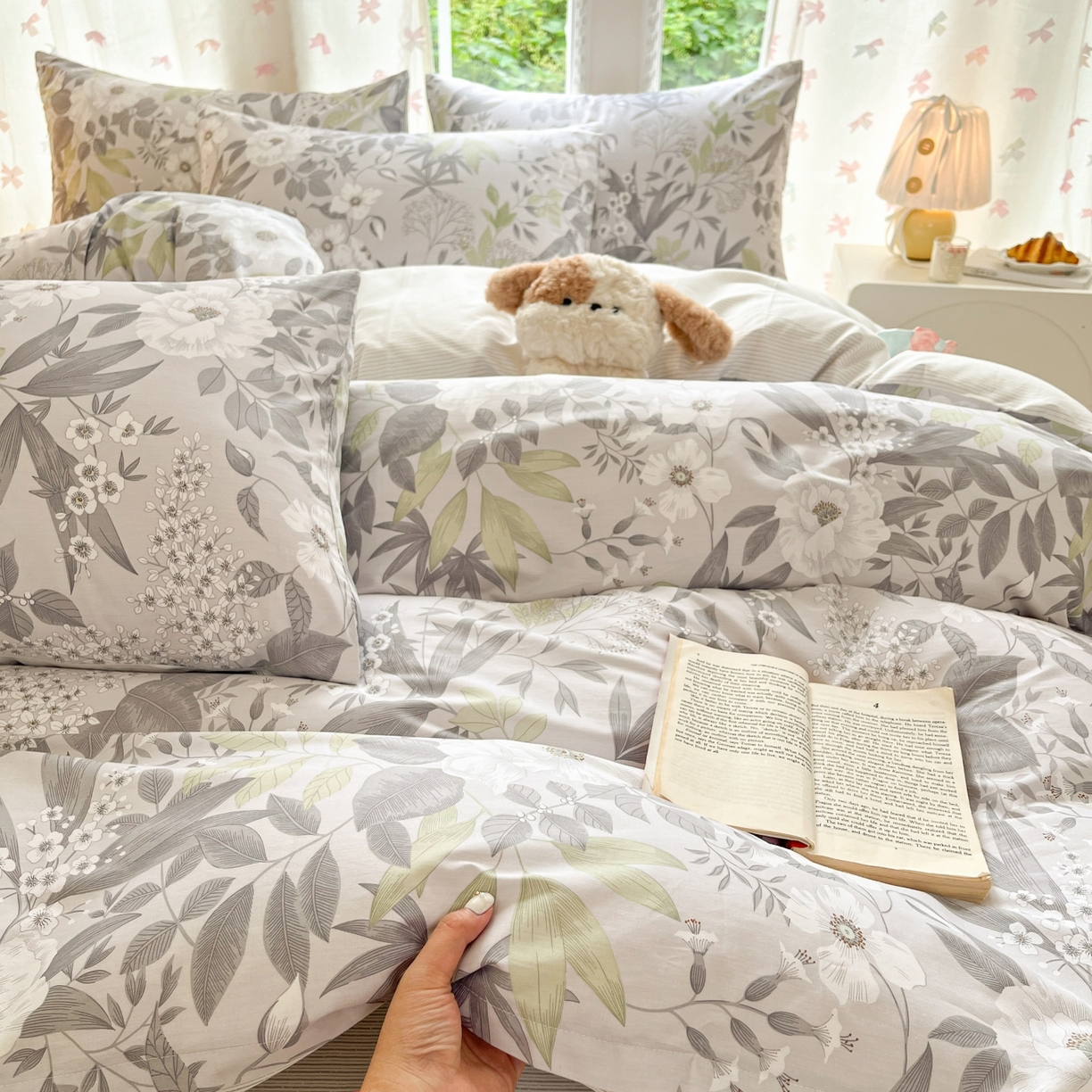 91家纺网 家纺一手货源 找家纺 柠馨 2025新款全棉印花四件套安凡妮系列 白晴