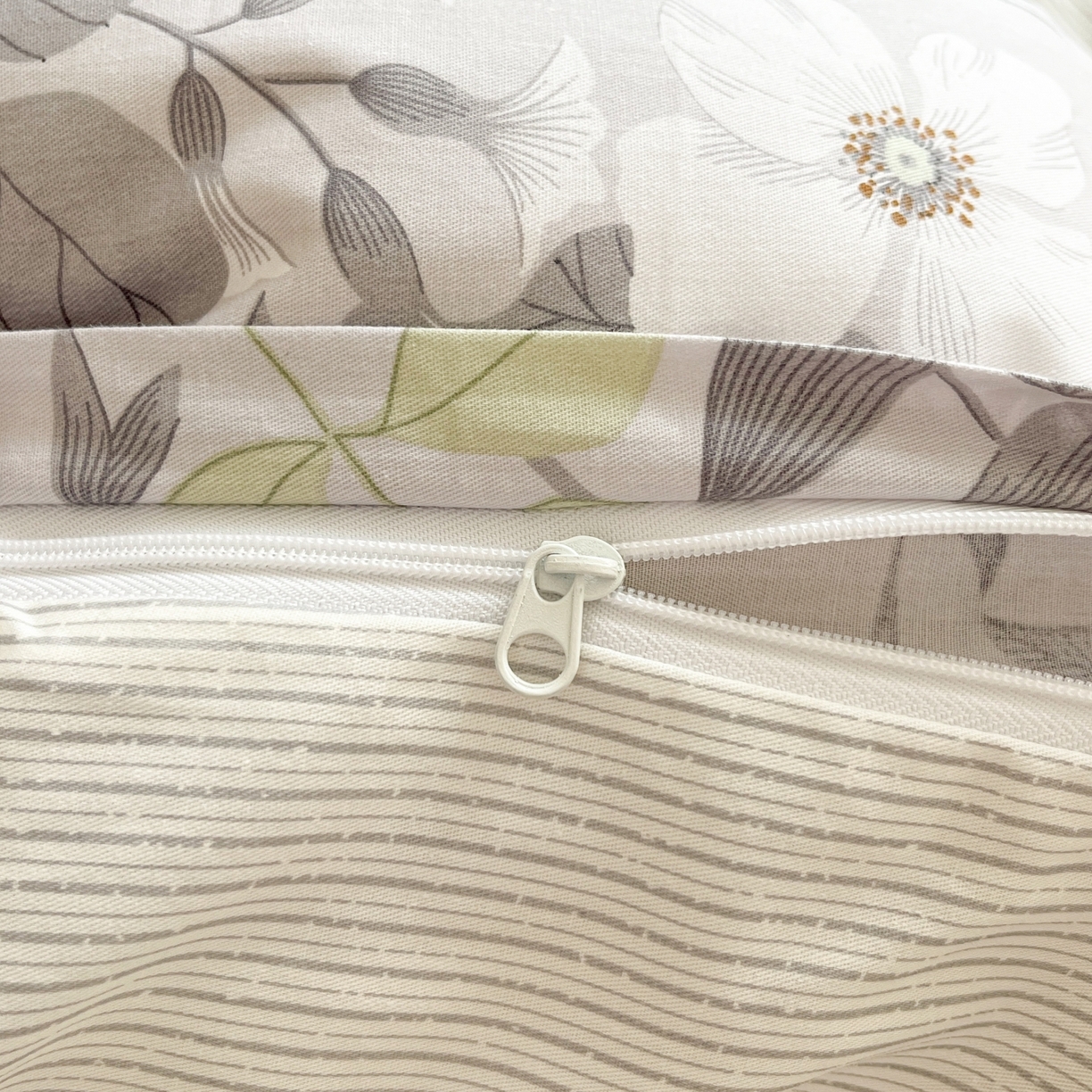 91家纺网 家纺一手货源 找家纺 柠馨 2025新款全棉印花四件套安凡妮系列 白晴