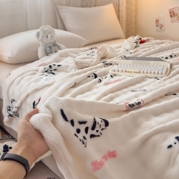 91家纺网 家纺一手货源 找家纺 （总）爱彼家纺 2025秋冬新款泡泡绒印花毛毯毯子多功能盖毯-系列二