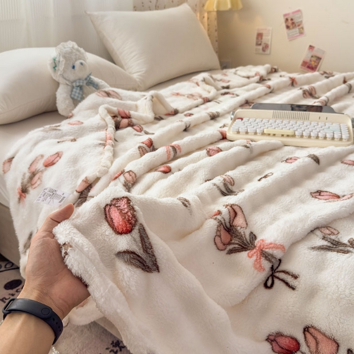 91家纺网 家纺一手货源 找家纺 爱彼家纺 2025秋冬新款泡泡绒印花毛毯毯子多功能盖毯-系列二 粉色郁金香