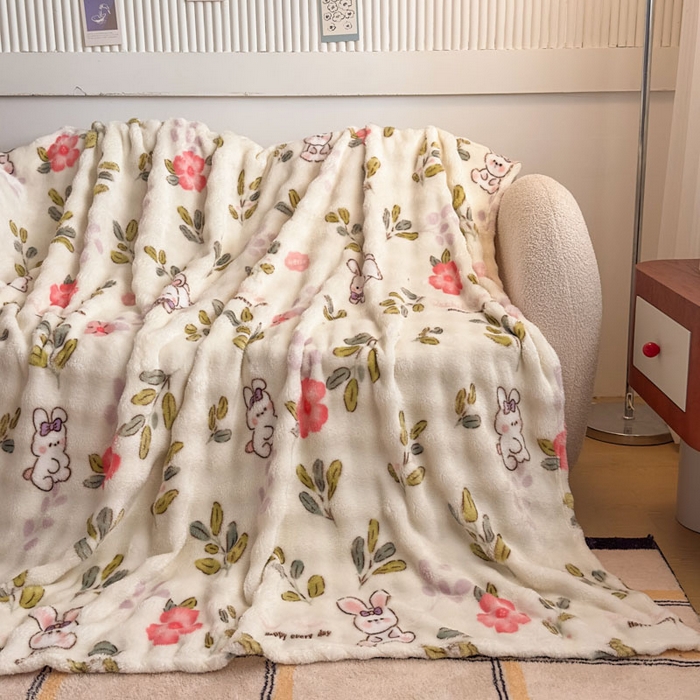 91家纺网 家纺一手货源 找家纺 爱彼家纺 2025秋冬新款泡泡绒印花毛毯毯子多功能盖毯-系列二 青青小免