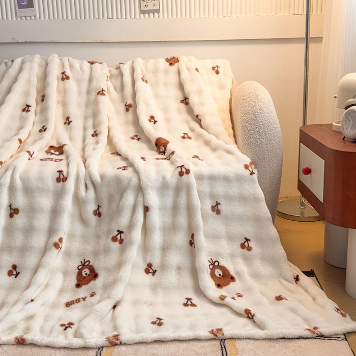 91家纺网 家纺一手货源 找家纺 爱彼家纺 2025秋冬新款泡泡绒印花毛毯毯子多功能盖毯-系列二 樱桃小熊