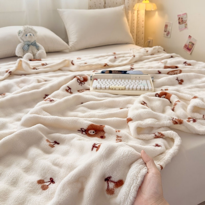 91家纺网 家纺一手货源 找家纺 爱彼家纺 2025秋冬新款泡泡绒印花毛毯毯子多功能盖毯-系列二 樱桃小熊