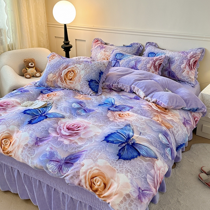 91家纺网 家纺一手货源 找家纺 雅眠居 2025直播爆款5D大版数码印花牛奶绒床盖四件套宝宝绒床裙 蝴蝶花