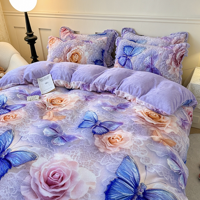 91家纺网 家纺一手货源 找家纺 雅眠居 2025直播爆款5D大版数码印花牛奶绒床盖四件套宝宝绒床裙 蝴蝶花