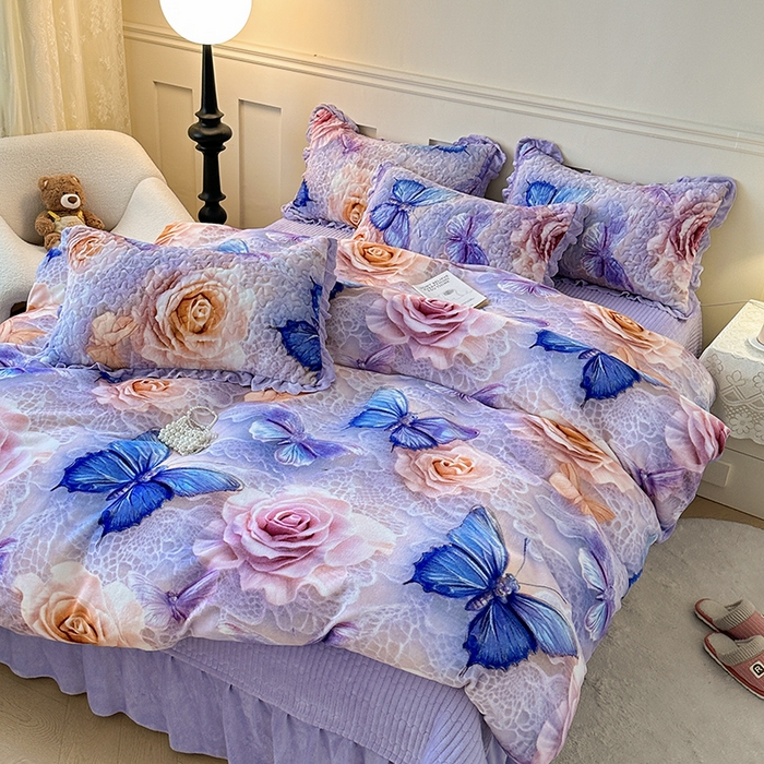 91家纺网 家纺一手货源 找家纺 雅眠居 2025直播爆款5D大版数码印花牛奶绒床盖四件套宝宝绒床裙 蝴蝶花