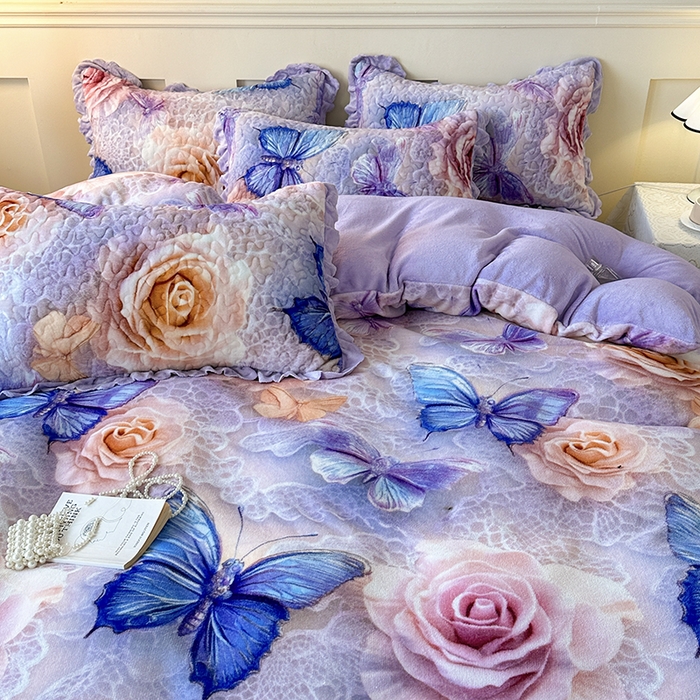 91家纺网 家纺一手货源 找家纺 雅眠居 2025直播爆款5D大版数码印花牛奶绒床盖四件套宝宝绒床裙 蝴蝶花