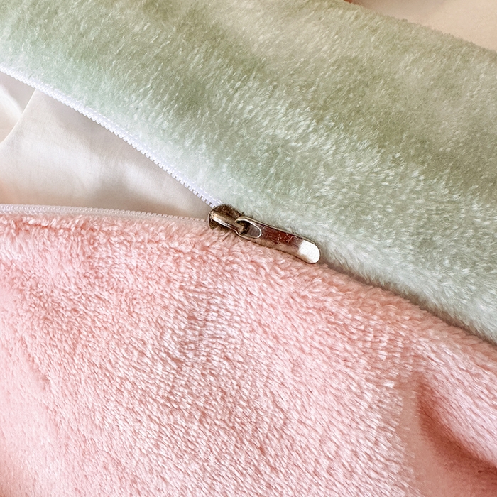 91家纺网 家纺一手货源 找家纺 雅眠居 2025直播爆款5D大版数码印花牛奶绒床盖四件套宝宝绒床裙 猫咪乐园