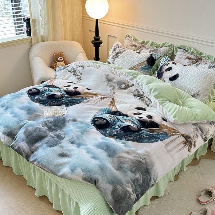 91家纺网 家纺一手货源 找家纺 雅眠居 2025直播爆款5D大版数码印花牛奶绒床盖四件套宝宝绒床裙 小熊猫