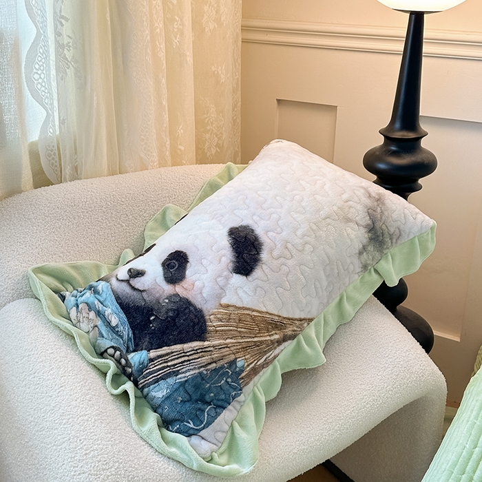 91家纺网 家纺一手货源 找家纺 雅眠居 2025直播爆款5D大版数码印花牛奶绒床盖四件套宝宝绒床裙 小熊猫