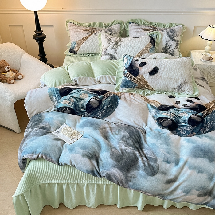 91家纺网 家纺一手货源 找家纺 雅眠居 2025直播爆款5D大版数码印花牛奶绒床盖四件套宝宝绒床裙 小熊猫