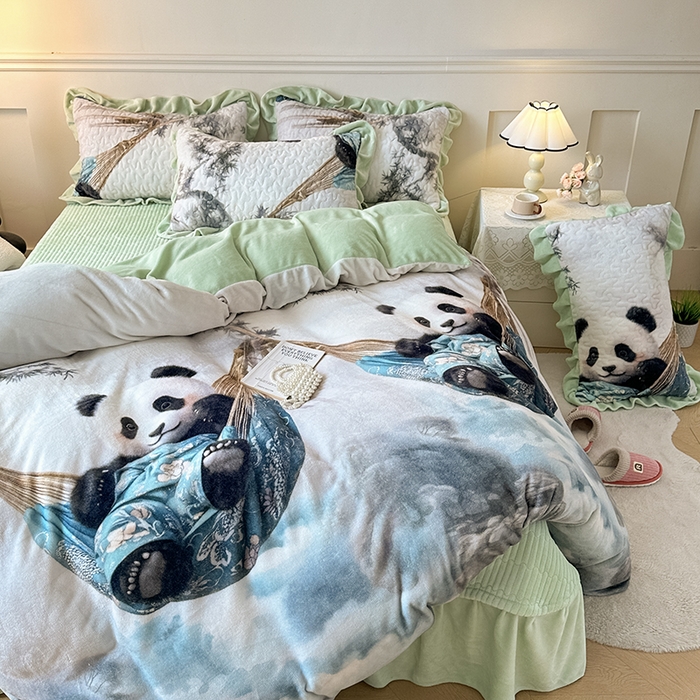 91家纺网 家纺一手货源 找家纺 雅眠居 2025直播爆款5D大版数码印花牛奶绒床盖四件套宝宝绒床裙 小熊猫